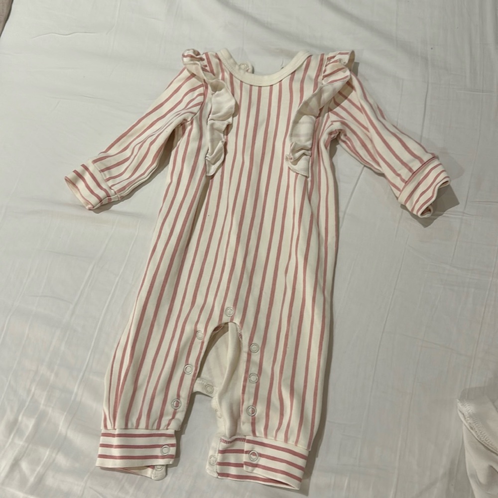Pehr Long Sleeve Ruffle One-Piece 3-6m